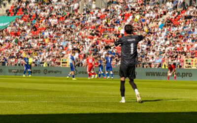 Jak dbać o&nbsp;rękawice bramkarskie? Najczęstsze błędy i&nbsp;jak ich unikać